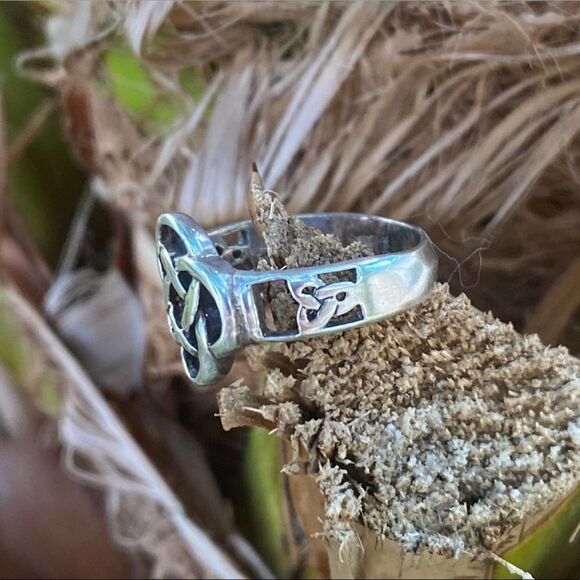 Sterling Silver Celtic Knot Ring Size 7 - Picture 2 of 6